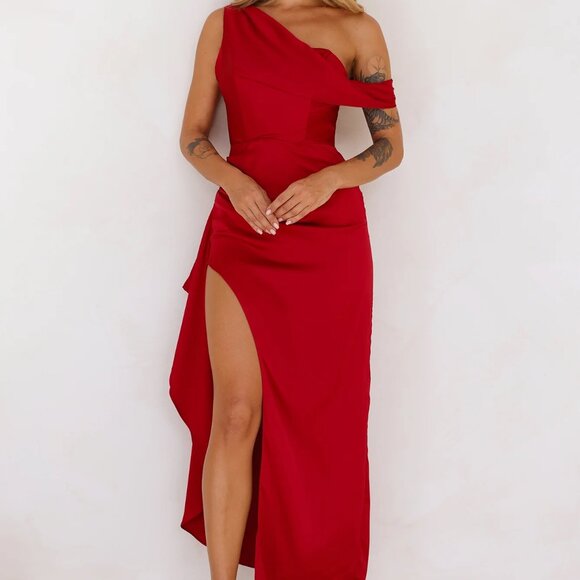 Hello Molly Nightfall Event Off Shoulder Satin Maxi Dress Red - Picture 1 of 3